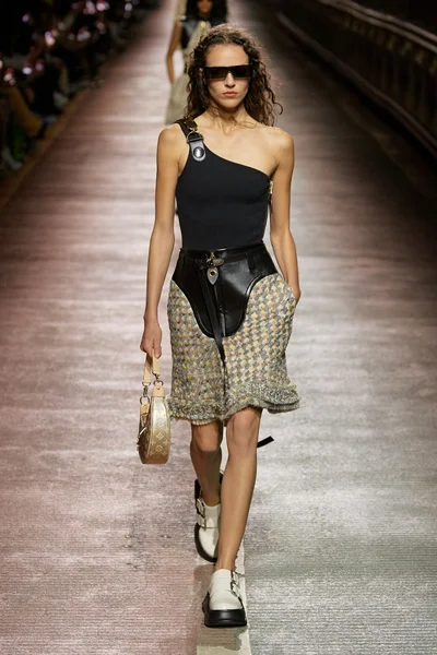 Look 27